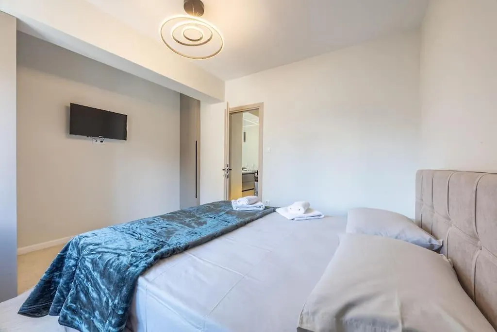 Apartment Out Of Stone Suite - Thessaloniki Διαμέρισμα 2 Υπνοδωματίων -Πλατεία Δημοκρατίας