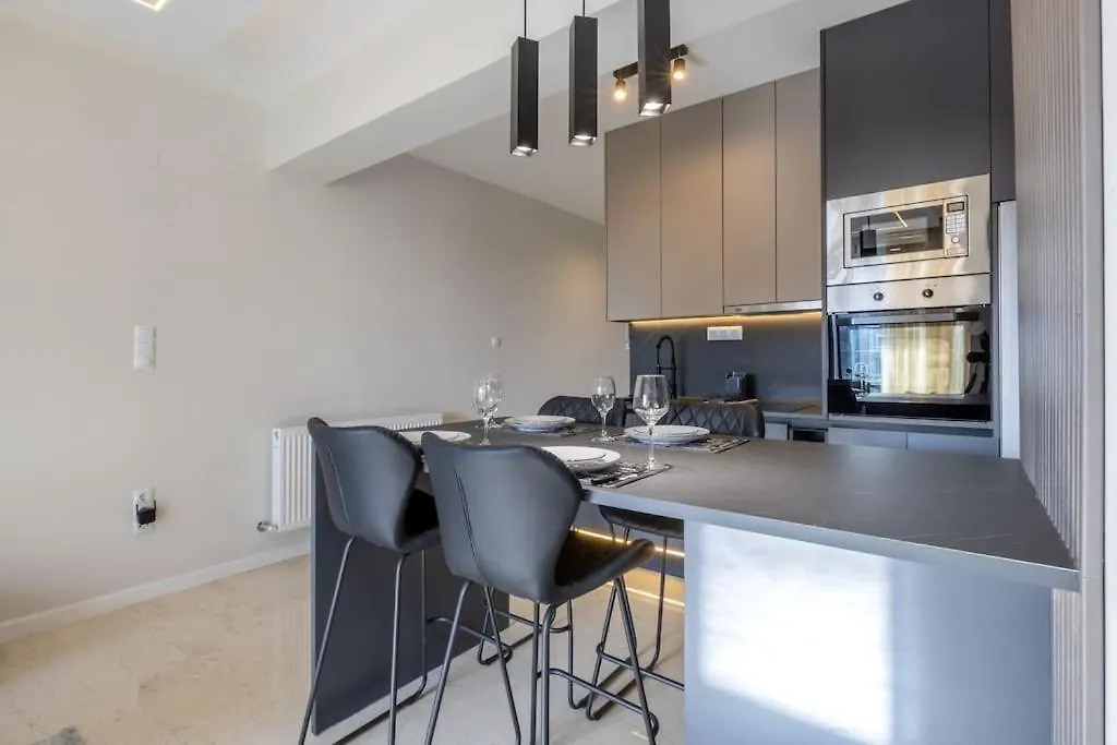 Out Of Stone Suite - Thessaloniki Διαμέρισμα 2 Υπνοδωματίων -Πλατεία Δημοκρατίας Apartment