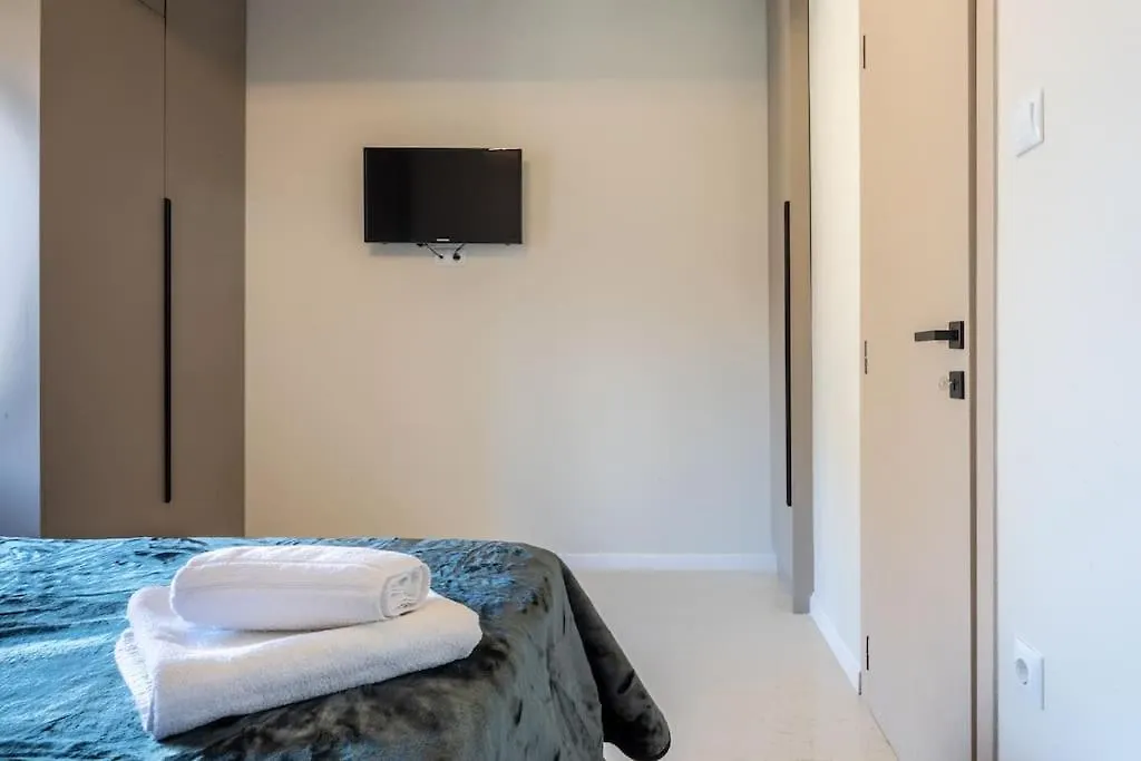 Apartment Out Of Stone Suite - Thessaloniki Διαμέρισμα 2 Υπνοδωματίων -Πλατεία Δημοκρατίας