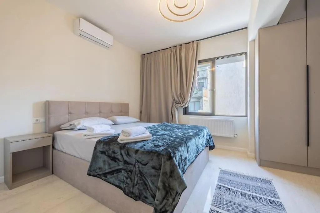 Apartment Out Of Stone Suite - Thessaloniki Διαμέρισμα 2 Υπνοδωματίων -Πλατεία Δημοκρατίας
