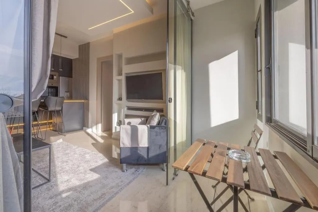 Apartment Out Of Stone Suite - Thessaloniki Διαμέρισμα 2 Υπνοδωματίων -Πλατεία Δημοκρατίας
